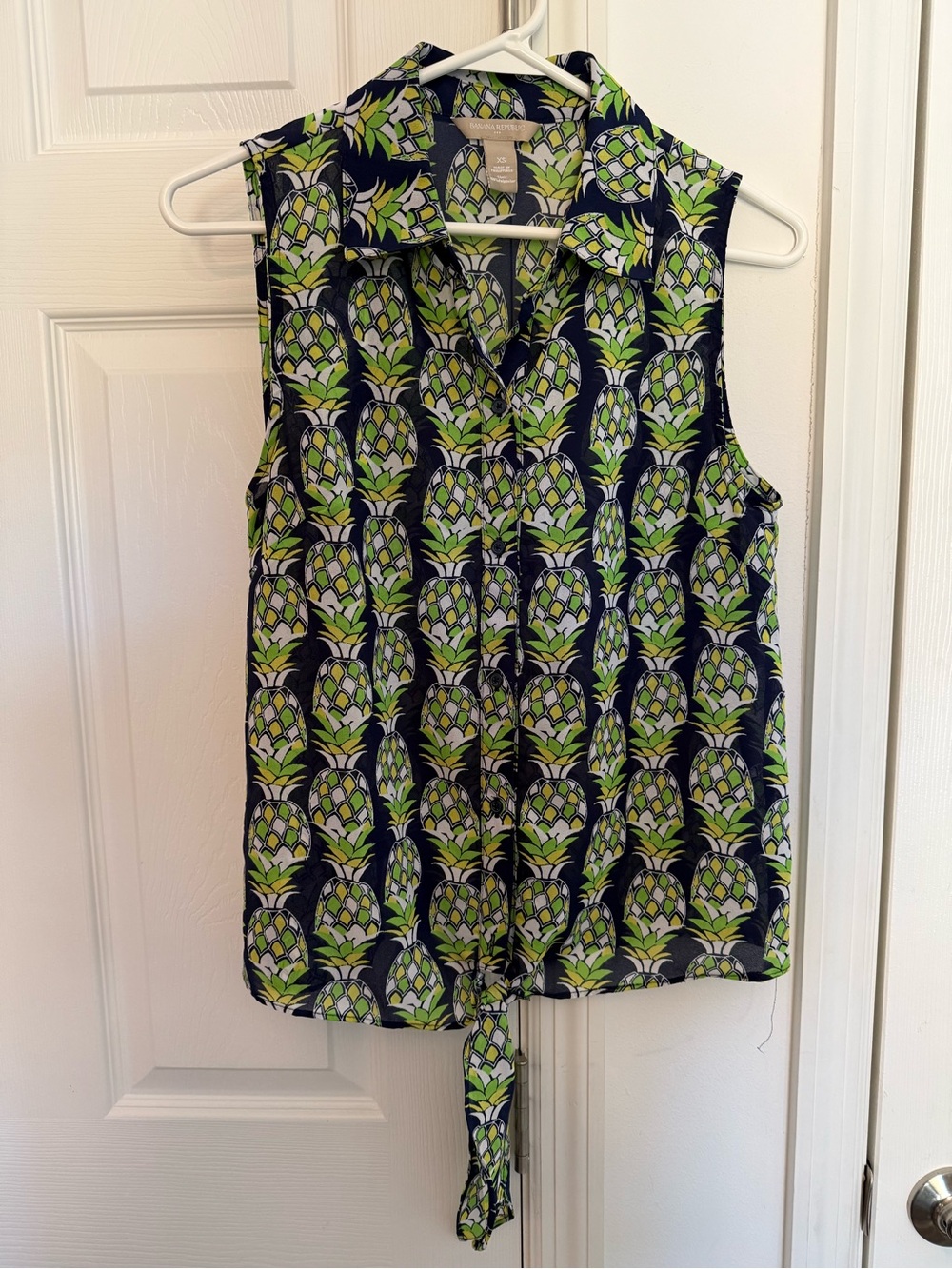 Banana Republic Navy & Lime Pineapple-Print Tie-Front Sleeveless Shirt